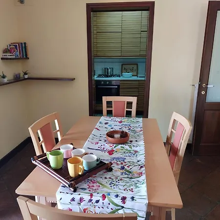 Casa 140 Mq Con Terrazza Vista Mare 度假居